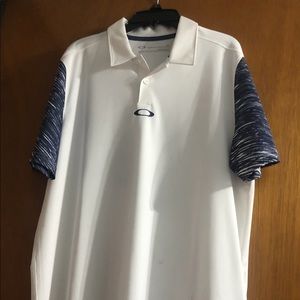 Men’s golf shirt, wicking, Oakley, Small